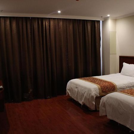 Greentree Inn Shanghai Pudong Airport Wild Animal Park Express Hotel Nanhui Buitenkant foto