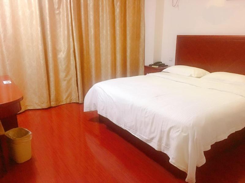 Greentree Inn Shanghai Pudong Airport Wild Animal Park Express Hotel Nanhui Buitenkant foto