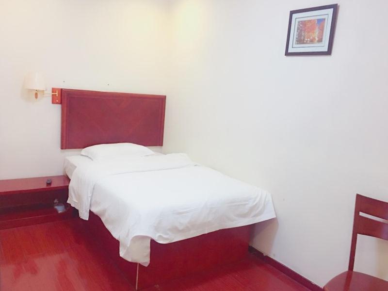 Greentree Inn Shanghai Pudong Airport Wild Animal Park Express Hotel Nanhui Buitenkant foto